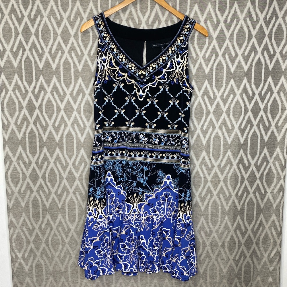 White House Black Market White & Blue Sleeveless Beaded Dress Size: Small